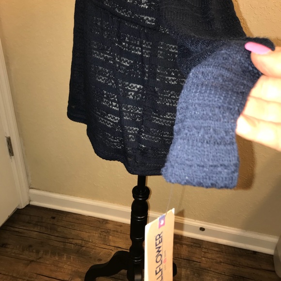 NWT Wallflower Navy blue size medium peasant shirt - Picture 4 of 7